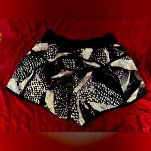 Lululemon shorts 11 inch waist non stretched